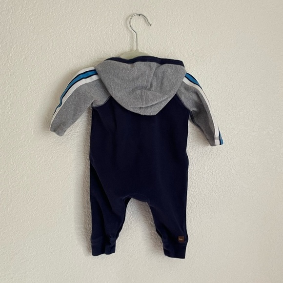Tea Collection Evan Hoodie Romper 0-3 months Blue Grey - Picture 3 of 9
